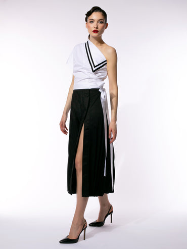 Bluză Asimetrică Larisa Dragna din Bumbac cu Umăr Gol – White Twist