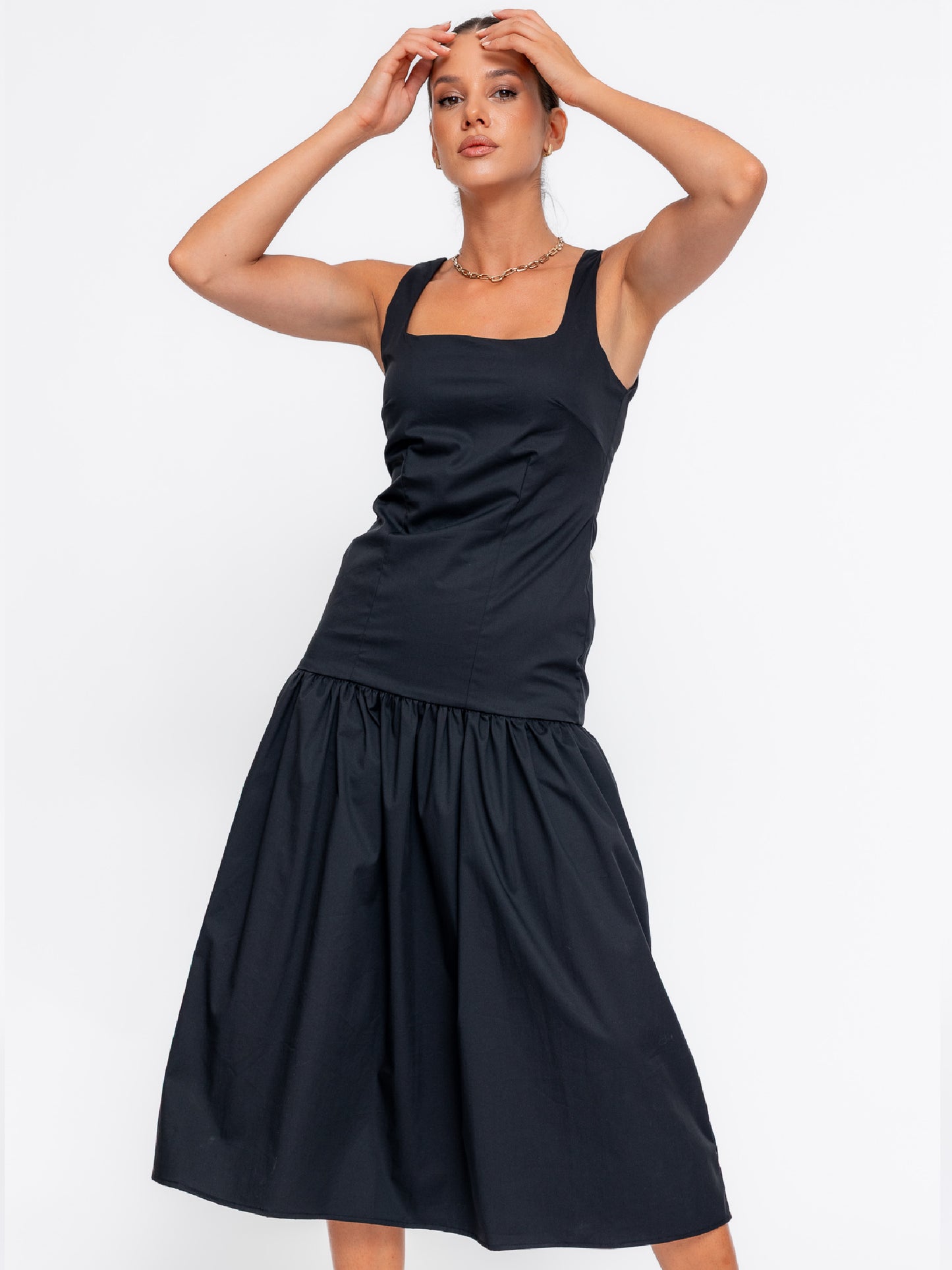 Rochie cambrata Harera, cu talie joasa, decolteu patrat, neagra H25002