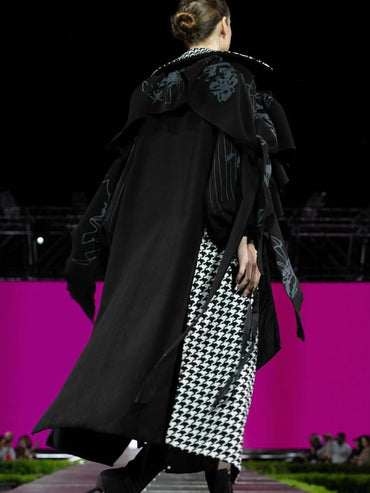 Palton Daiana Stancioiu din stofa neagra cu print asimetric manual DS001BF24