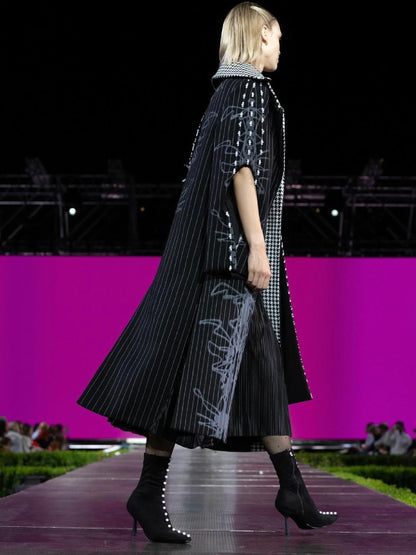 Palton Daiana Stancioiu din stofă neagru cu alb, cu capă de umăr detașabilă DS007BF24